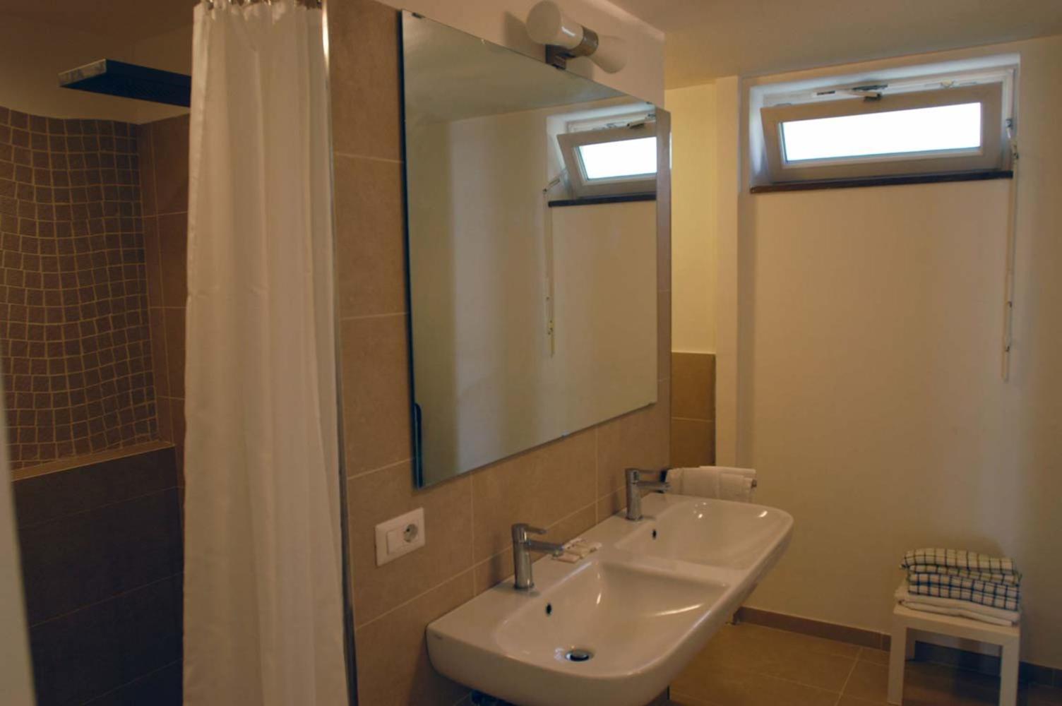 Hotel E Residence Il Faro Аччароли Экстерьер фото