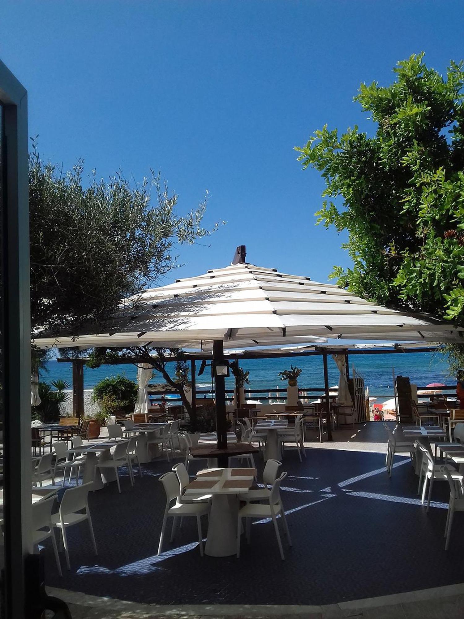Hotel E Residence Il Faro Аччароли Экстерьер фото